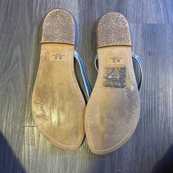 Flip-flops - Picture 2 of 2